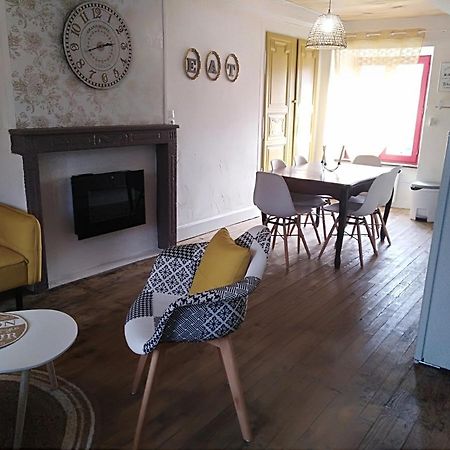 Appartement Cozy Dans Maison Privee Tauves Luaran gambar