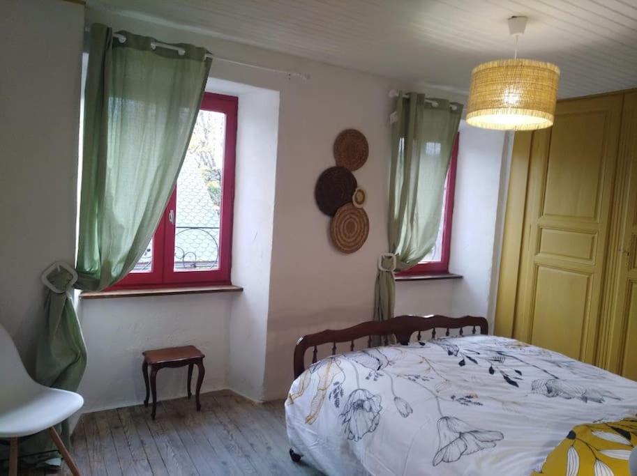 Appartement Cozy Dans Maison Privee Tauves Luaran gambar