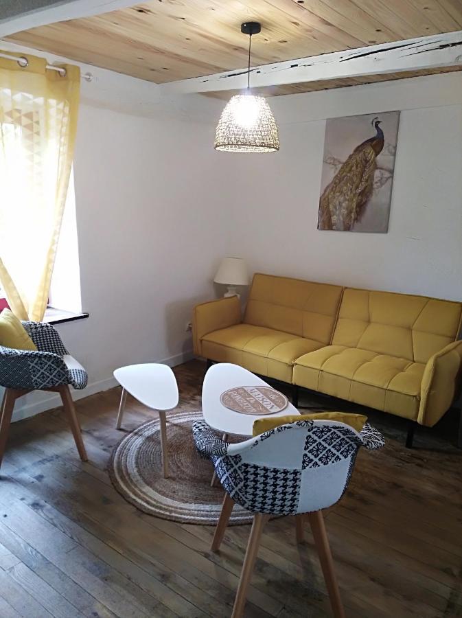 Appartement Cozy Dans Maison Privee Tauves Luaran gambar
