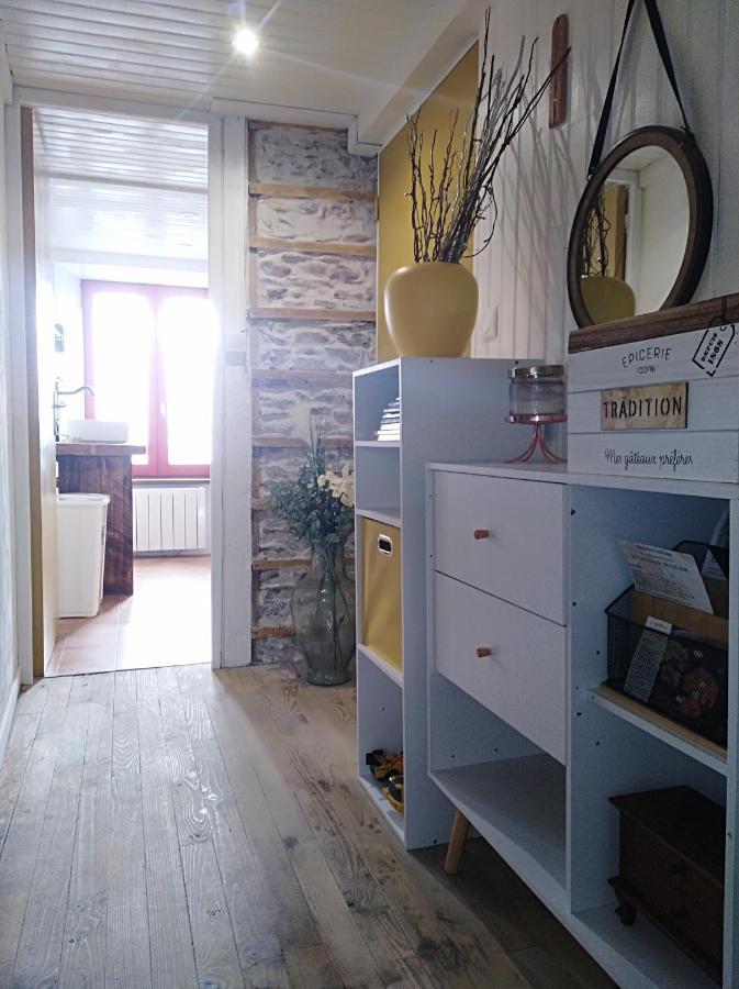Appartement Cozy Dans Maison Privee Tauves Luaran gambar