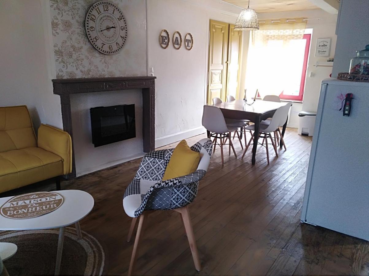 Appartement Cozy Dans Maison Privee Tauves Luaran gambar